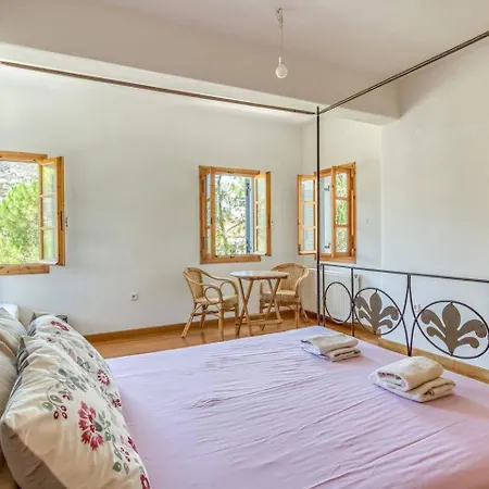 Sungarden بيت للعطل Aspro Chorio