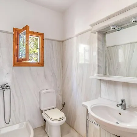 Sungarden بيت للعطل Aspro Chorio